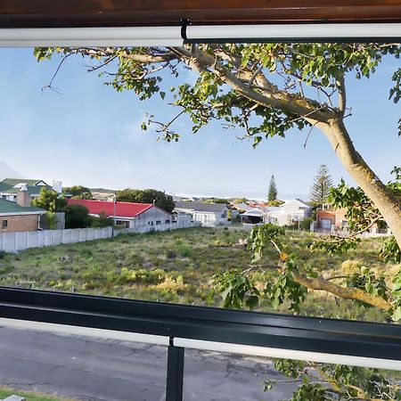Shalom Self Catering Hotel Kleinmond ภายนอก รูปภาพ