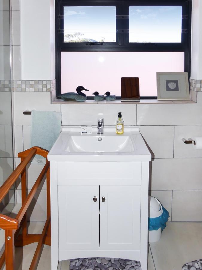 Shalom Self Catering Hotel Kleinmond ภายนอก รูปภาพ