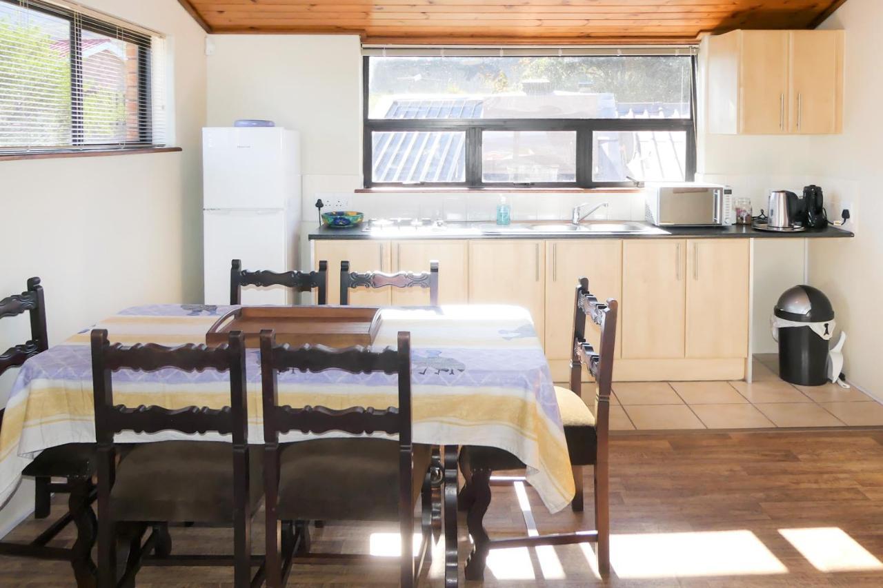 Shalom Self Catering Hotel Kleinmond ภายนอก รูปภาพ