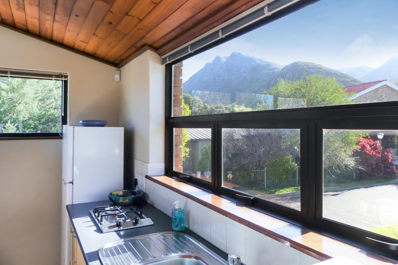 Shalom Self Catering Hotel Kleinmond ภายนอก รูปภาพ